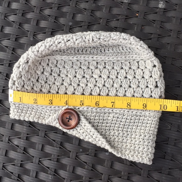 Hand Crocheted Hat/Toque - Picture 5 of 6